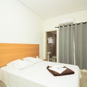Hotel Ourinhos - Centro De Sao Paulo - Proximo 25 De Marco E Bras
